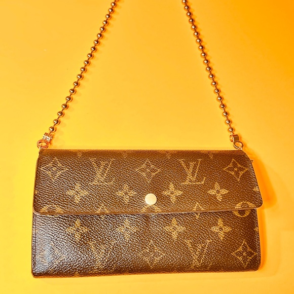Louis Vuitton Sarah wallet dark Monogram used in decent condition. - Picture 9 of 14